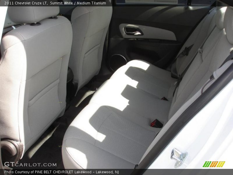Summit White / Medium Titanium 2011 Chevrolet Cruze LT