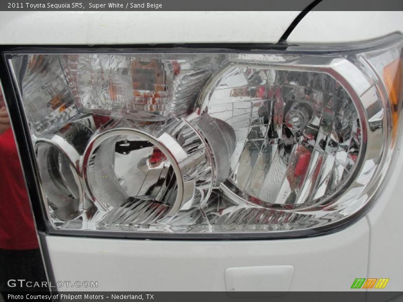 Super White / Sand Beige 2011 Toyota Sequoia SR5