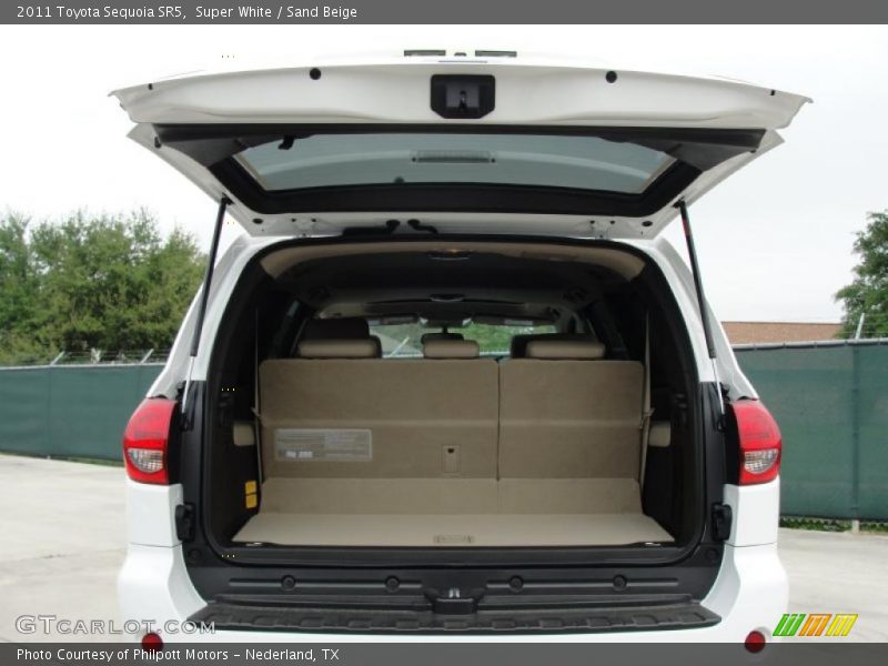 Super White / Sand Beige 2011 Toyota Sequoia SR5