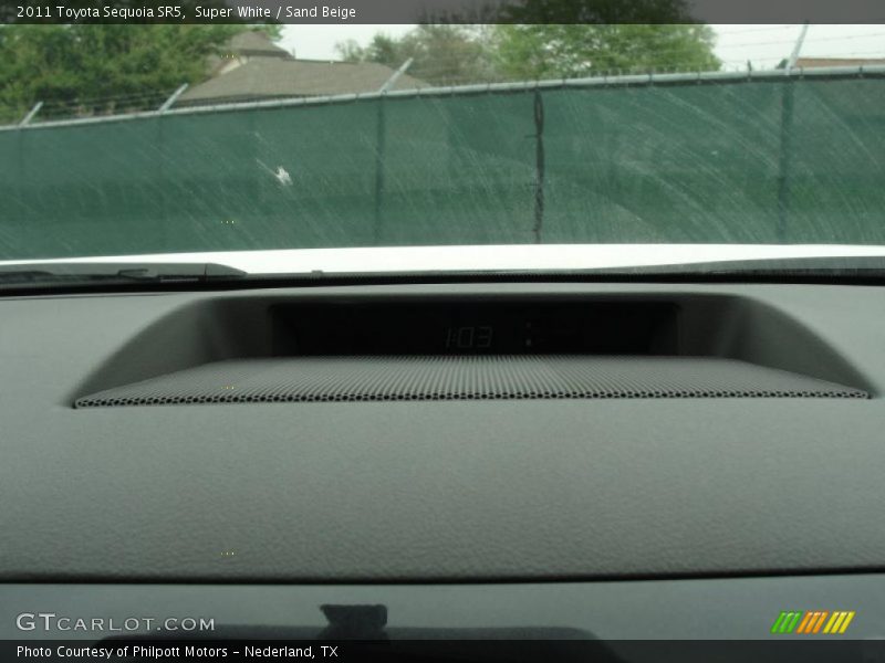 Super White / Sand Beige 2011 Toyota Sequoia SR5