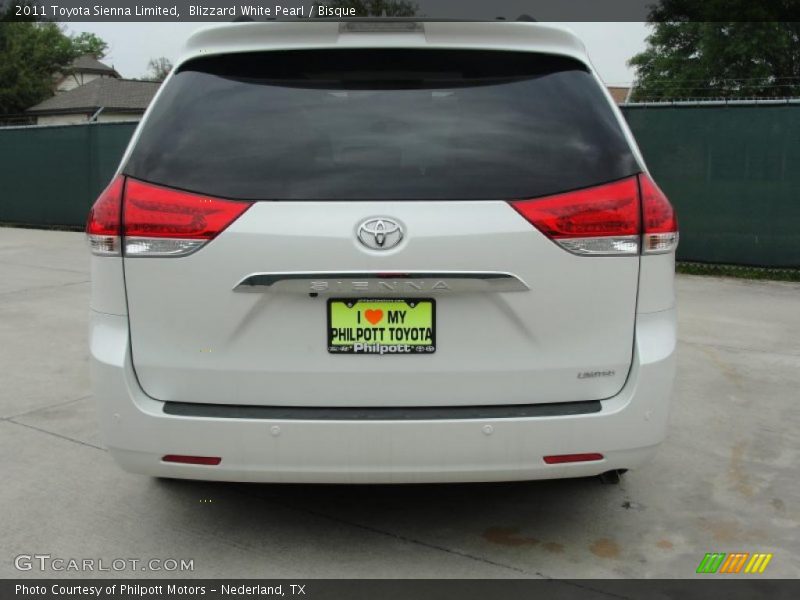 Blizzard White Pearl / Bisque 2011 Toyota Sienna Limited