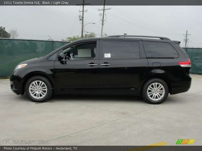 Black / Light Gray 2011 Toyota Sienna XLE