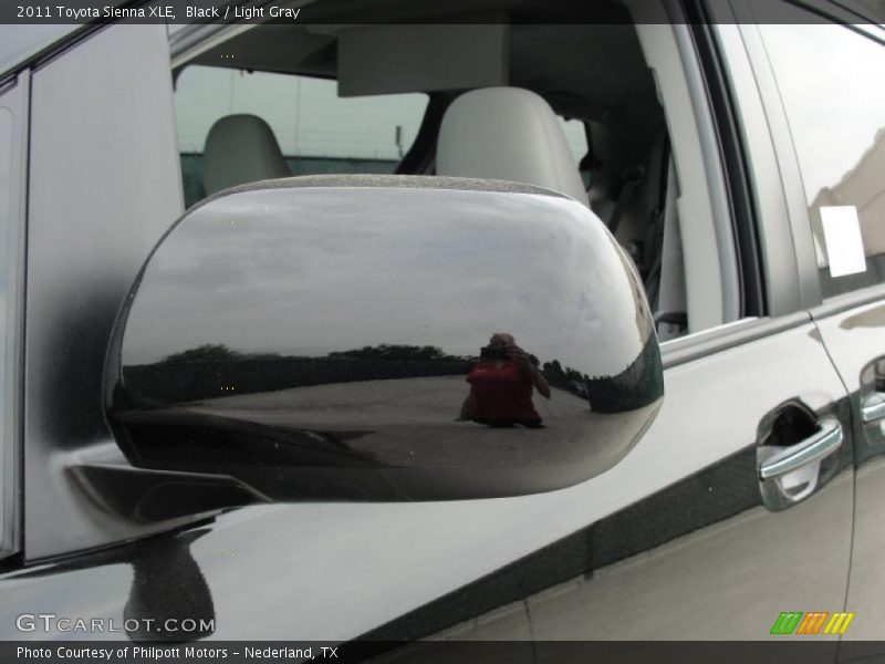 Black / Light Gray 2011 Toyota Sienna XLE