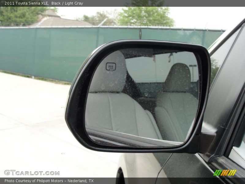 Black / Light Gray 2011 Toyota Sienna XLE