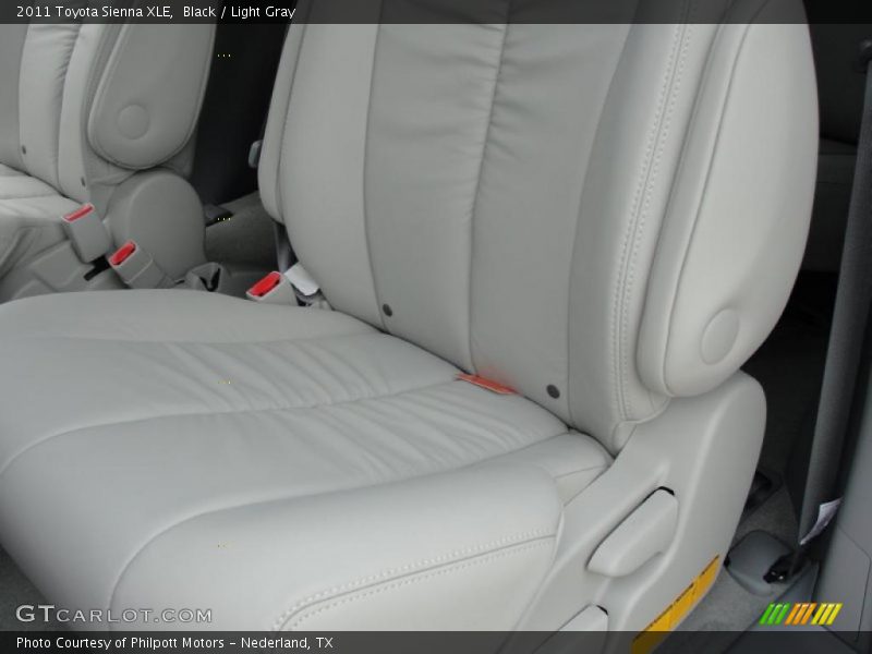 Black / Light Gray 2011 Toyota Sienna XLE