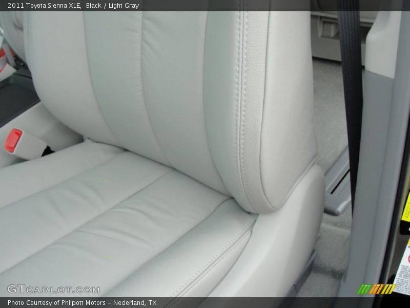 Black / Light Gray 2011 Toyota Sienna XLE