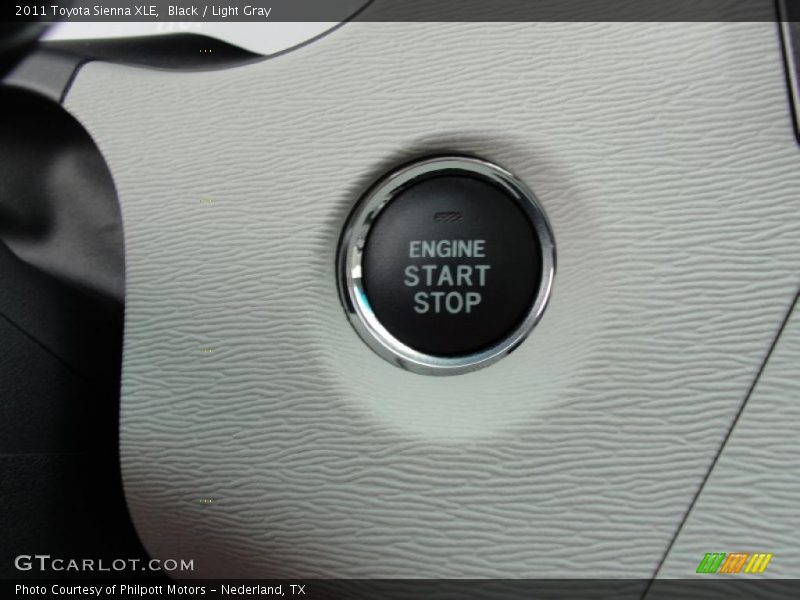Black / Light Gray 2011 Toyota Sienna XLE