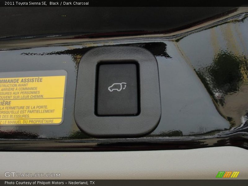 Black / Dark Charcoal 2011 Toyota Sienna SE