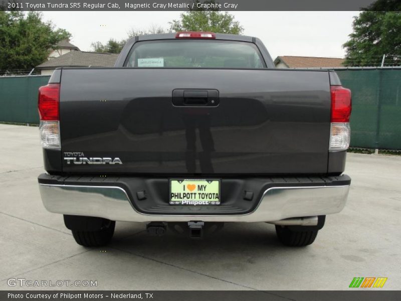 Magnetic Gray Metallic / Graphite Gray 2011 Toyota Tundra SR5 Regular Cab