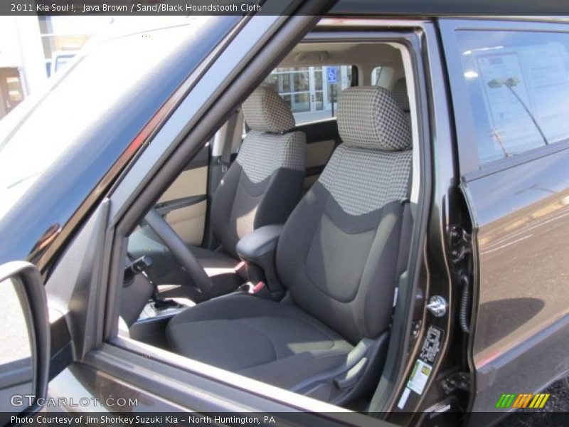  2011 Soul ! Sand/Black Houndstooth Cloth Interior