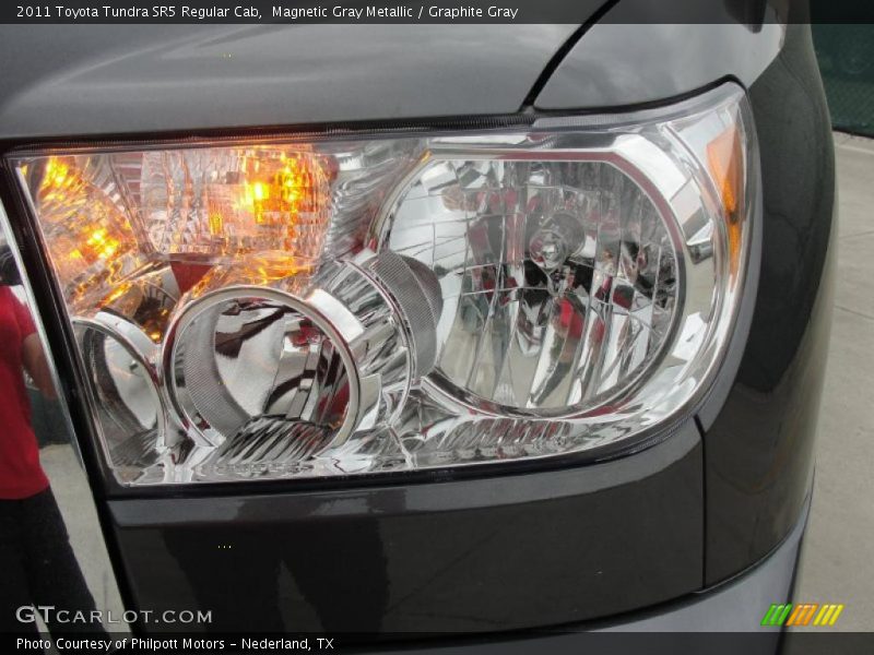 Magnetic Gray Metallic / Graphite Gray 2011 Toyota Tundra SR5 Regular Cab