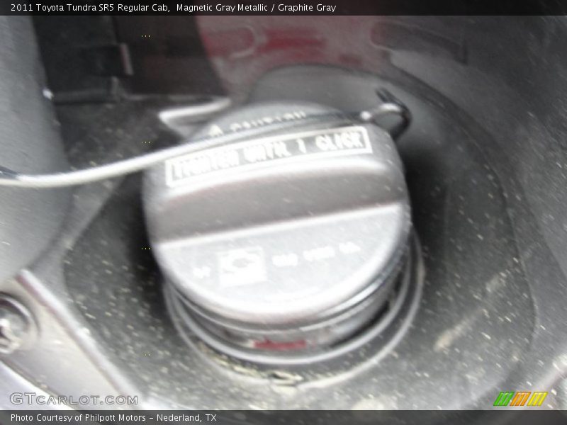 Magnetic Gray Metallic / Graphite Gray 2011 Toyota Tundra SR5 Regular Cab
