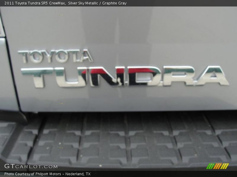 Silver Sky Metallic / Graphite Gray 2011 Toyota Tundra SR5 CrewMax