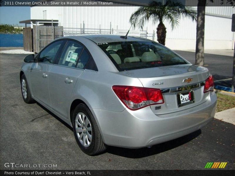 Silver Ice Metallic / Medium Titanium 2011 Chevrolet Cruze LT