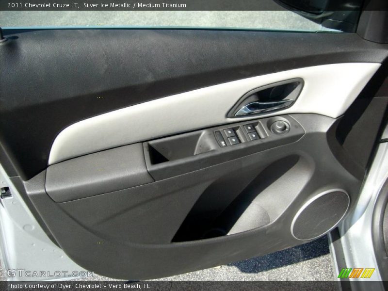 Silver Ice Metallic / Medium Titanium 2011 Chevrolet Cruze LT