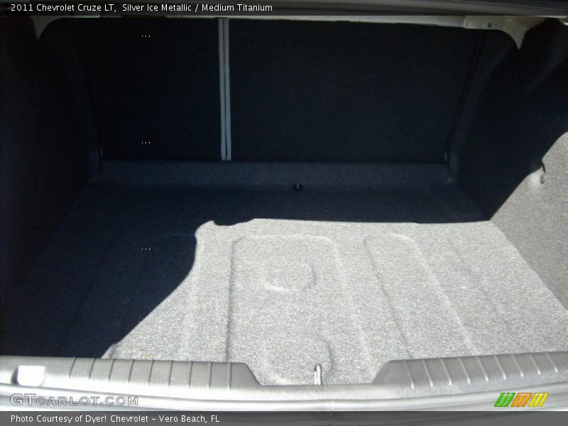 Silver Ice Metallic / Medium Titanium 2011 Chevrolet Cruze LT