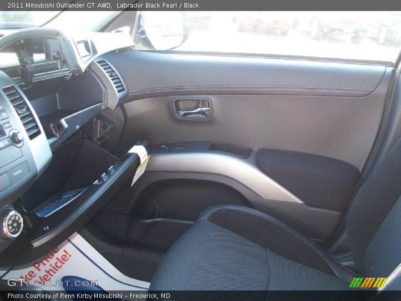 Labrador Black Pearl / Black 2011 Mitsubishi Outlander GT AWD