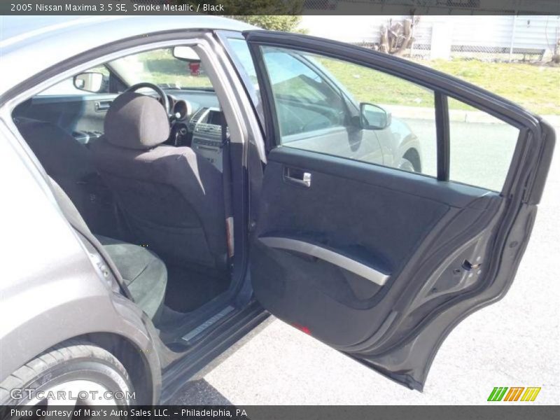 Smoke Metallic / Black 2005 Nissan Maxima 3.5 SE