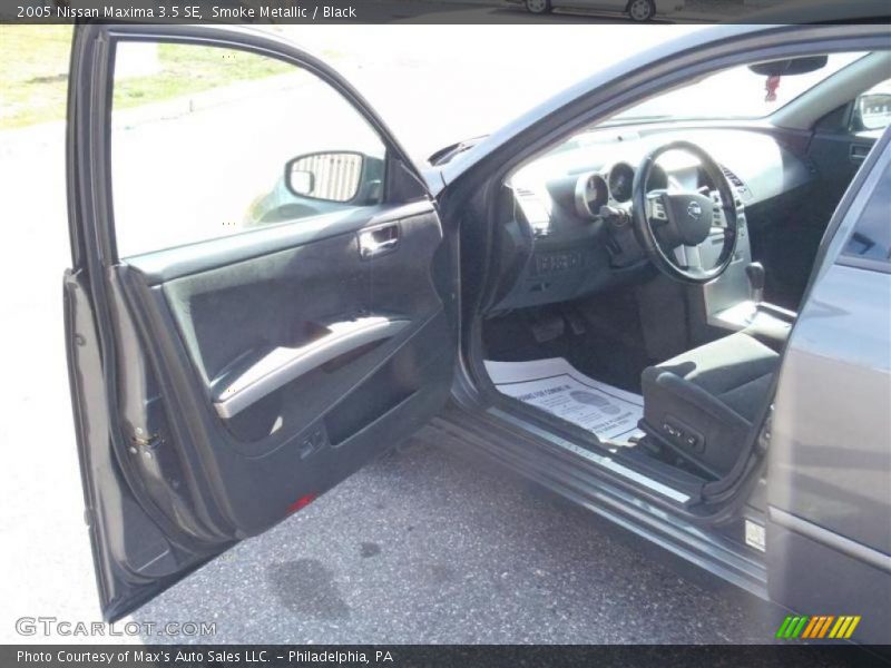 Smoke Metallic / Black 2005 Nissan Maxima 3.5 SE