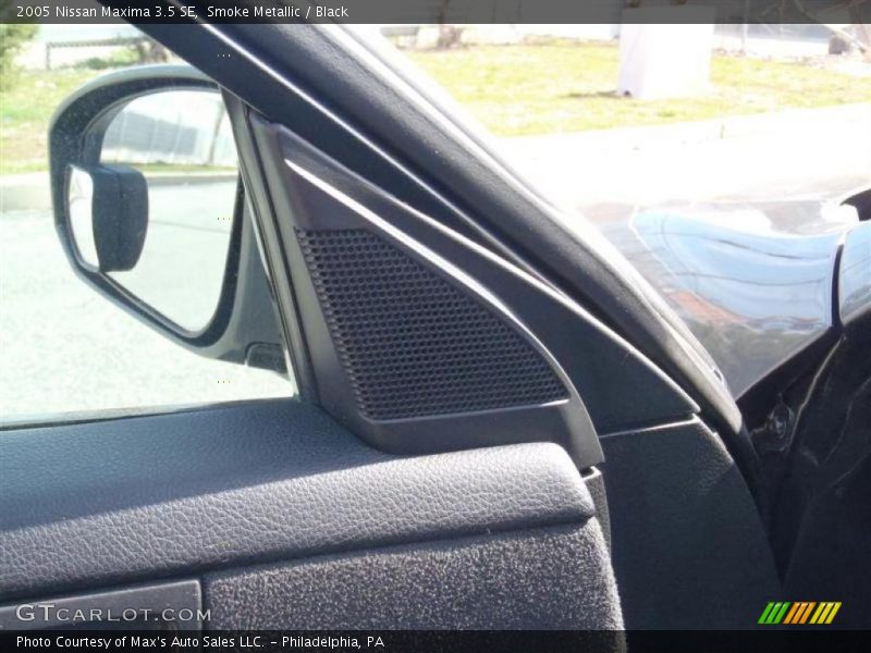 Smoke Metallic / Black 2005 Nissan Maxima 3.5 SE