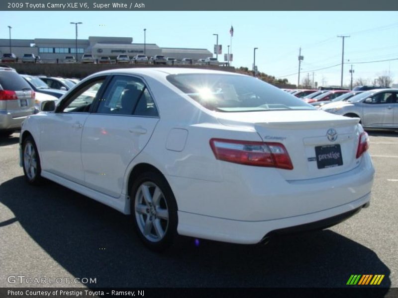 Super White / Ash 2009 Toyota Camry XLE V6