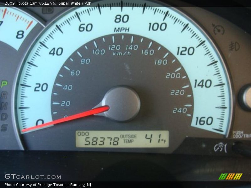 Super White / Ash 2009 Toyota Camry XLE V6
