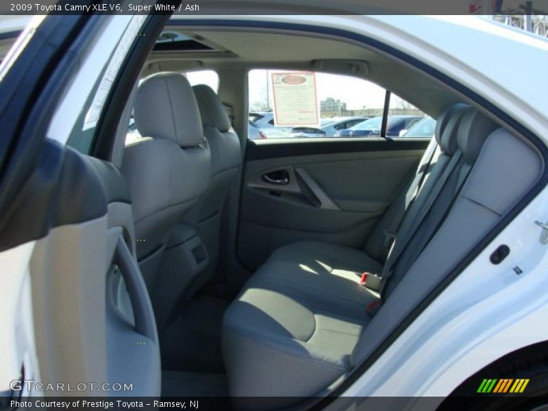 Super White / Ash 2009 Toyota Camry XLE V6