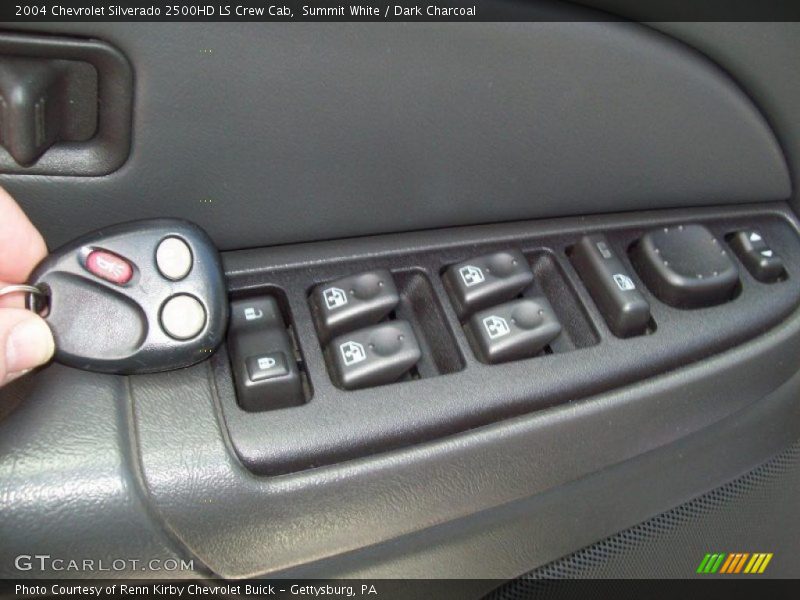 Summit White / Dark Charcoal 2004 Chevrolet Silverado 2500HD LS Crew Cab