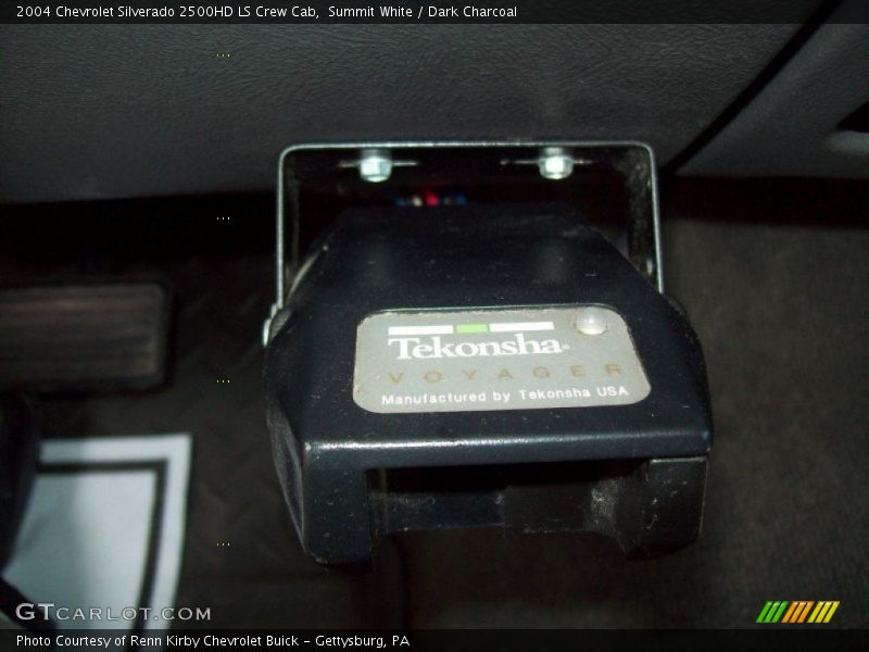 Summit White / Dark Charcoal 2004 Chevrolet Silverado 2500HD LS Crew Cab