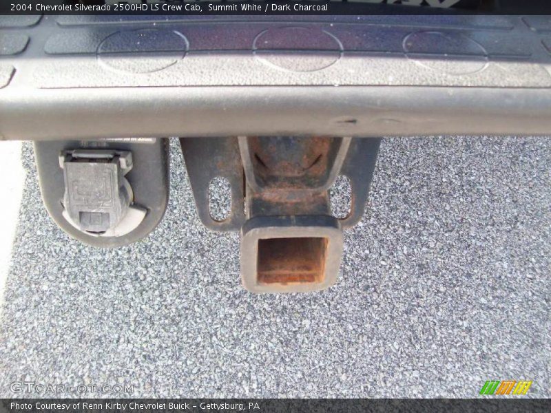 Summit White / Dark Charcoal 2004 Chevrolet Silverado 2500HD LS Crew Cab