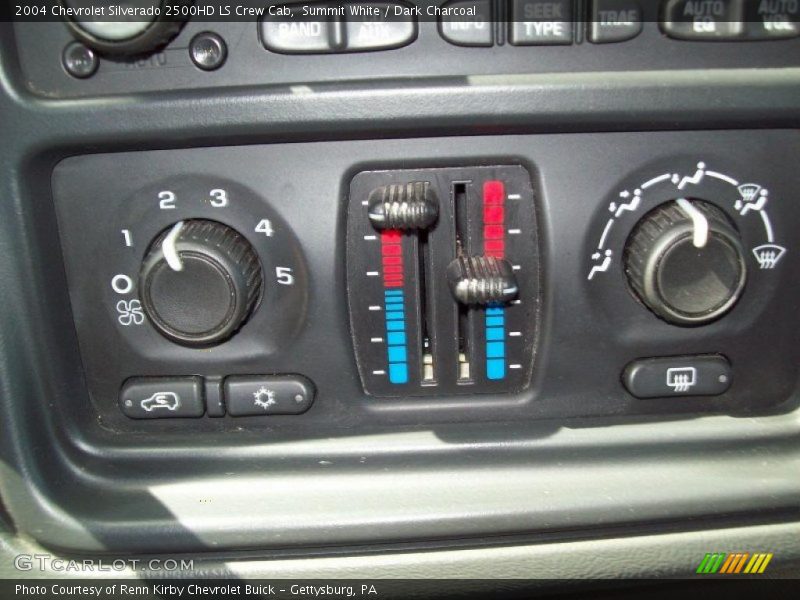 Summit White / Dark Charcoal 2004 Chevrolet Silverado 2500HD LS Crew Cab