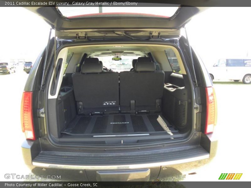  2011 Escalade ESV Luxury Trunk