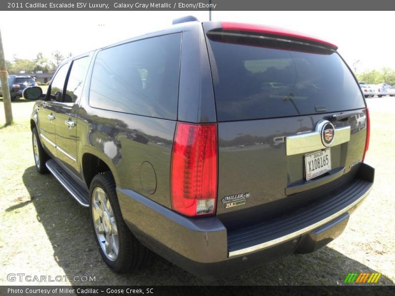 Galaxy Gray Metallic / Ebony/Ebony 2011 Cadillac Escalade ESV Luxury