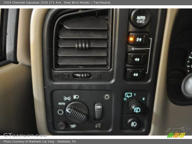 Silver Birch Metallic / Tan/Neutral 2004 Chevrolet Suburban 1500 Z71 4x4