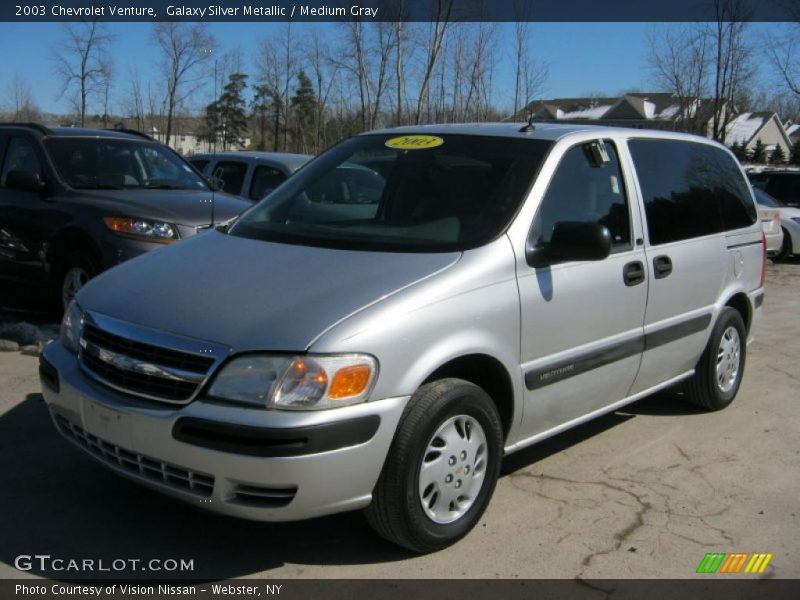 Front 3/4 View of 2003 Venture 