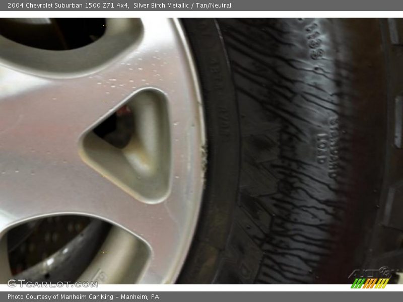 Silver Birch Metallic / Tan/Neutral 2004 Chevrolet Suburban 1500 Z71 4x4