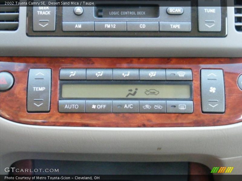 Controls of 2002 Camry SE