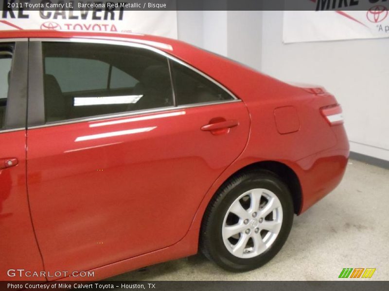 Barcelona Red Metallic / Bisque 2011 Toyota Camry LE