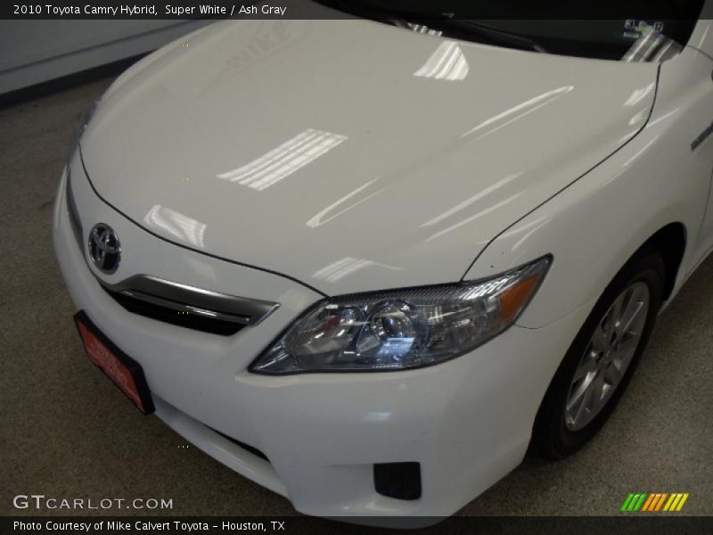 Super White / Ash Gray 2010 Toyota Camry Hybrid