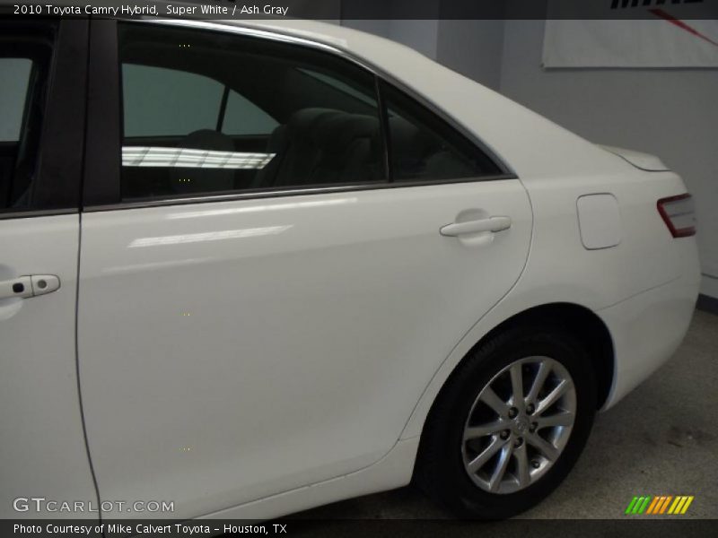 Super White / Ash Gray 2010 Toyota Camry Hybrid