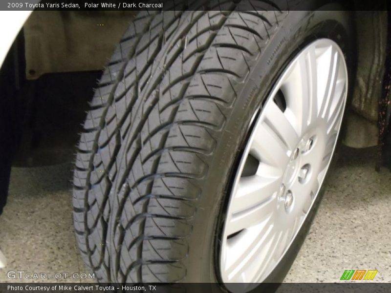 Polar White / Dark Charcoal 2009 Toyota Yaris Sedan
