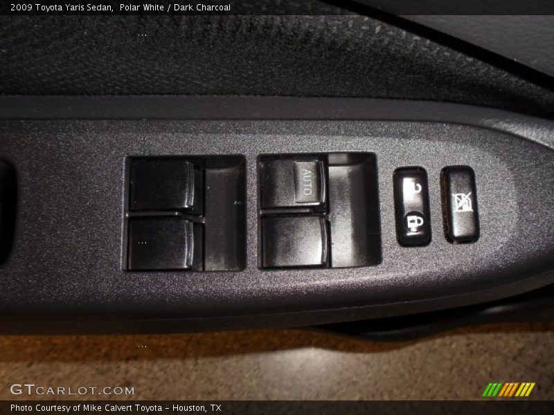 Polar White / Dark Charcoal 2009 Toyota Yaris Sedan