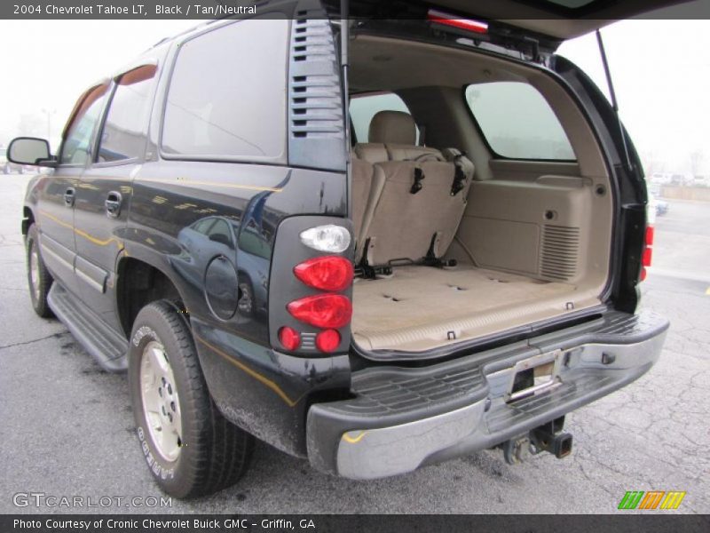 Black / Tan/Neutral 2004 Chevrolet Tahoe LT