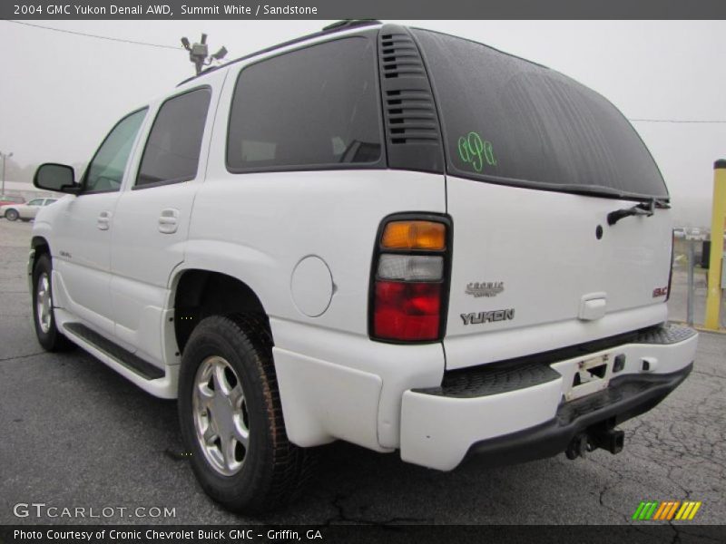 Summit White / Sandstone 2004 GMC Yukon Denali AWD