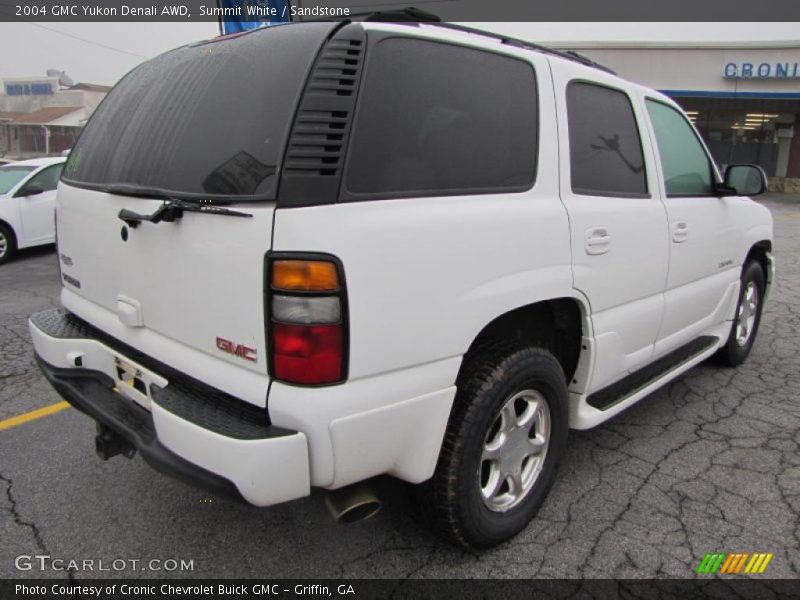 Summit White / Sandstone 2004 GMC Yukon Denali AWD