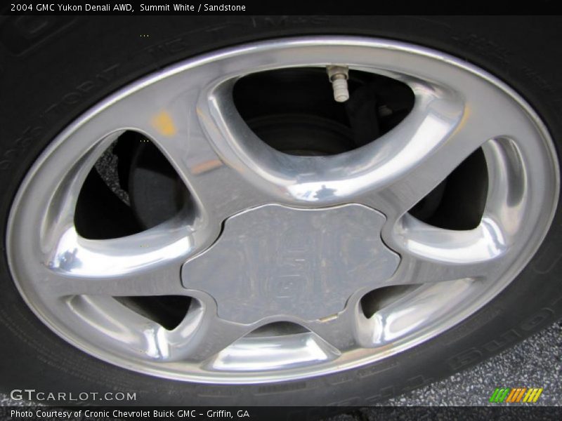 Summit White / Sandstone 2004 GMC Yukon Denali AWD