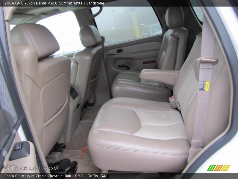 Summit White / Sandstone 2004 GMC Yukon Denali AWD
