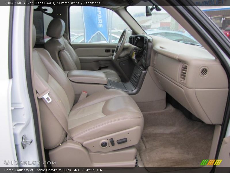 Summit White / Sandstone 2004 GMC Yukon Denali AWD