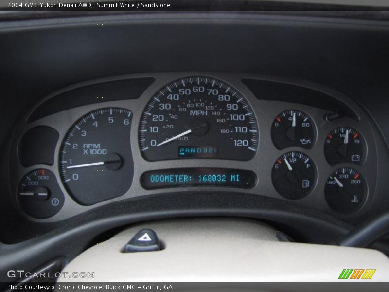 Summit White / Sandstone 2004 GMC Yukon Denali AWD