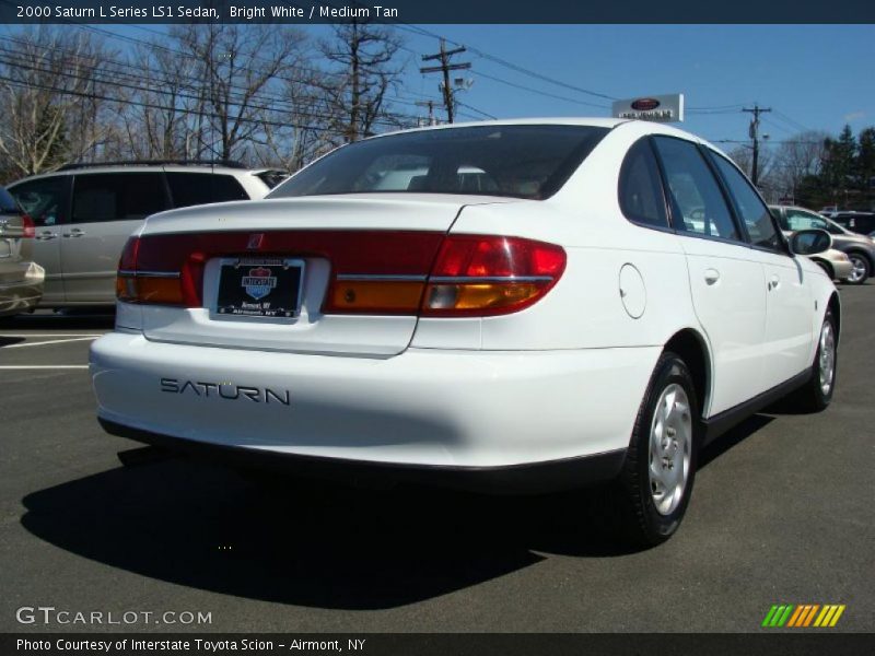 Bright White / Medium Tan 2000 Saturn L Series LS1 Sedan
